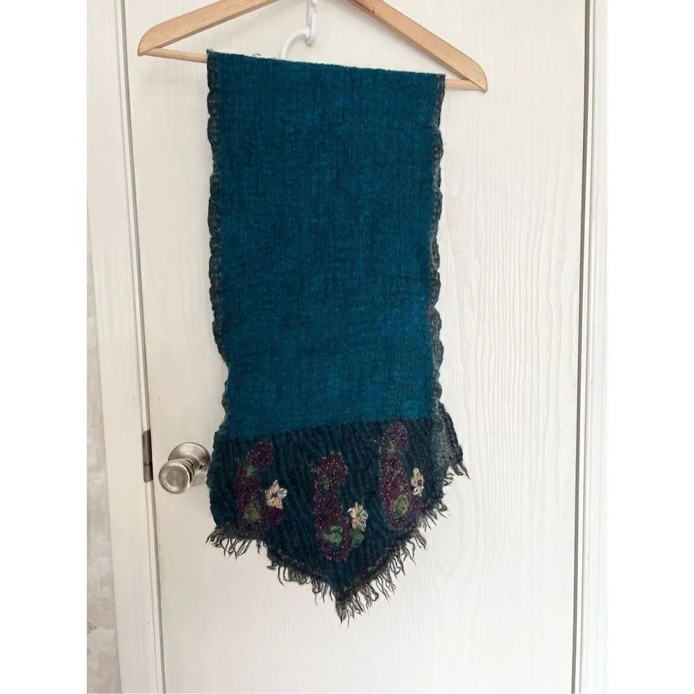 Scarf - Picture 2 of 4